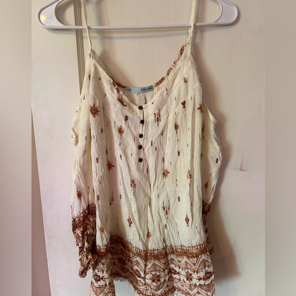 Maurice’s cold shoulder top size L
